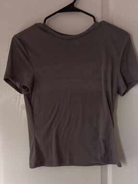 H&M Short-Sleeve Crewneck Tee in Gray
